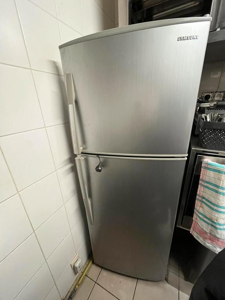 Samsung koelkast met vriezer – zilver/RVS look, Elektronische apparatuur, Koelkasten en IJskasten, Met vriesvak, Ophalen