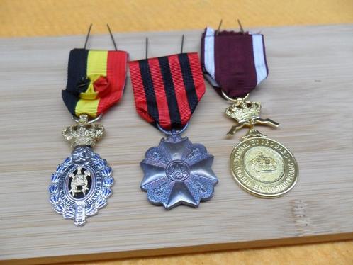 Vintage 3 medailles in nieuwstaat bekijk alle 5 foto's, Verzamelen, Militaria | Algemeen, Overige soorten, Lintje, Medaille of Wings