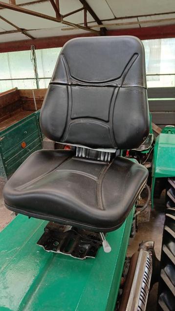 Tractorstoel beschikbaar voor biedingen