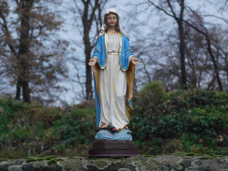 Beeld Heilige Maria - polystone - in kleur, Tuin en Terras, Tuinbeelden, Mensenbeeld, Kunststof, Ophalen of Verzenden