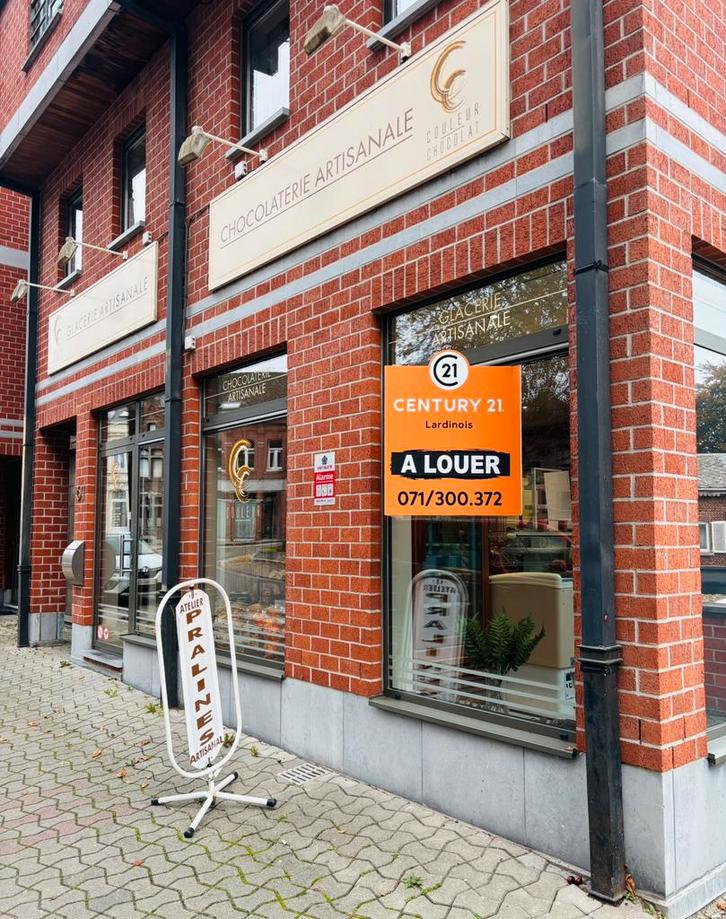 Rez commercial à Thuin, Zakelijke goederen, Exploitaties en Overnames