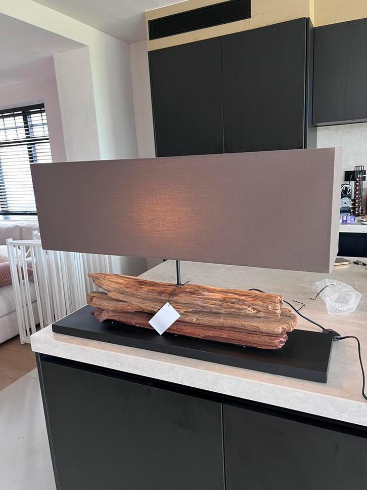 Unieke design tafellamp met natuurlijke houtbasis, Antiek en Kunst, Antiek | Verlichting, Ophalen of Verzenden