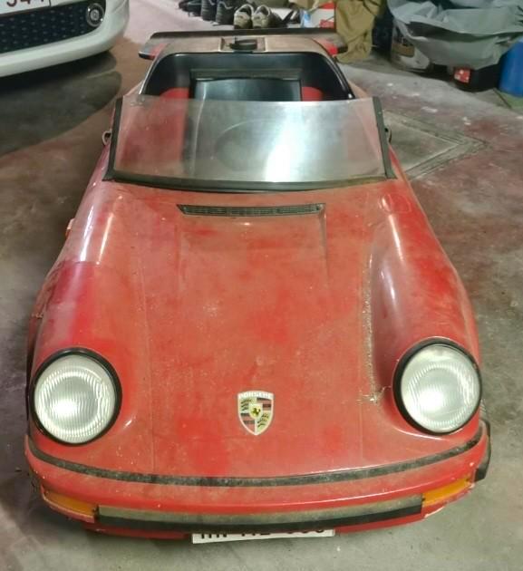 Porsche Carrera 1990 (0455/18 51 18), Hobby en Vrije tijd, Modelauto's | 1:5 tot 1:12, Motor, Ophalen