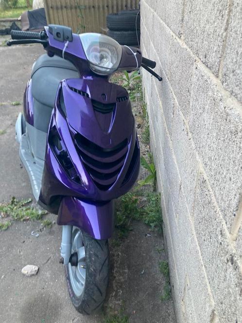 Piagio zip 2000 B klasse duitse papieren MOET WEG, Fietsen en Brommers, Scooters | Piaggio, Zo goed als nieuw, Zip, Ophalen