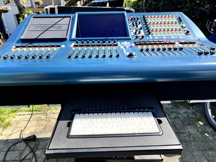 Midas Pro2 Full Size Mengtafel, Muziek en Instrumenten, Mengpanelen, Zo goed als nieuw, 20 kanalen of meer, Microfooningang, Ophalen