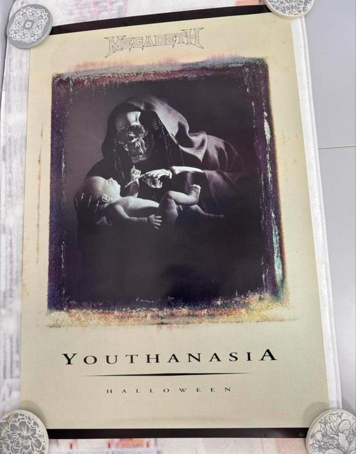 Zeldzaam Megadeth - Youthanasia poster 1994 promo halloween, Verzamelen, Muziek, Artiesten en Beroemdheden, Zo goed als nieuw