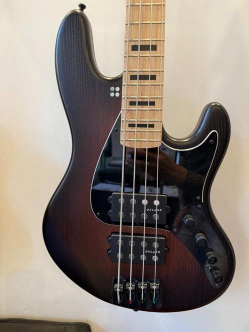 Sandberg California - J Bass - TM2 Matt Brownburst, Muziek en Instrumenten, Snaarinstrumenten | Gitaren | Bas, Zo goed als nieuw