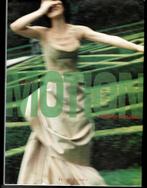 Fashion in Motion, Ophalen of Verzenden, Gelezen
