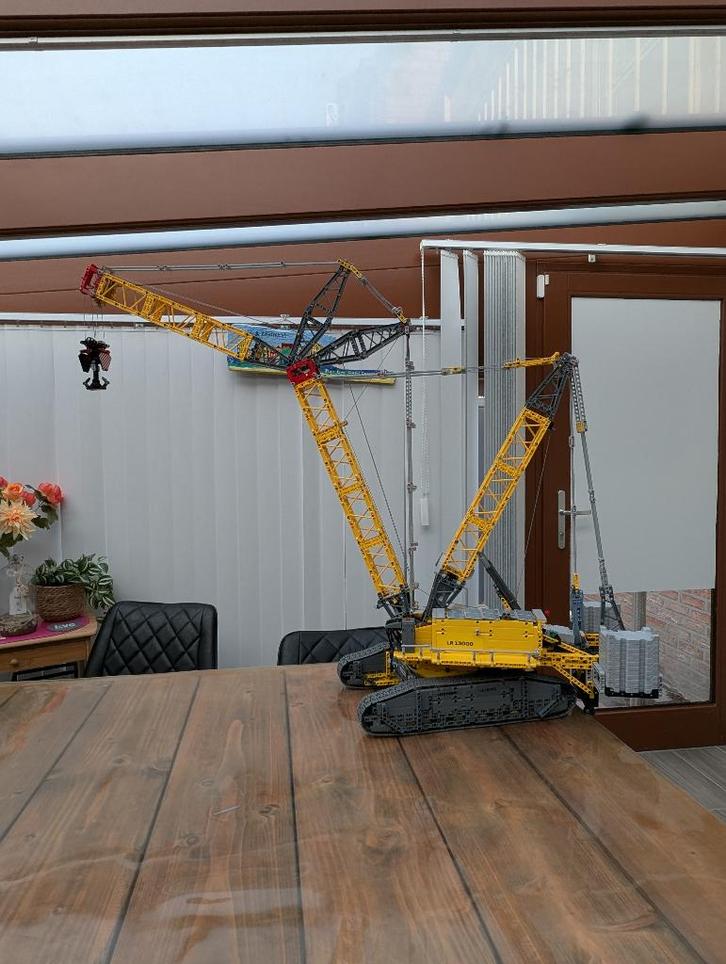 LEGO Technic Liebherr Rupsbandkraan LR 13000 Kraan, Hobby en Vrije tijd, Overige Hobby en Vrije tijd, Zo goed als nieuw, Ophalen