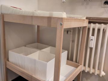 Ikea commode hout-wit in perfecte staat met opbergruimte beschikbaar voor biedingen
