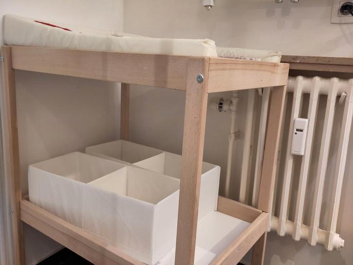Ikea commode hout-wit in perfecte staat met opbergruimte, Kinderen en Baby's, Kinderkamer | Commodes en Kasten, Zo goed als nieuw