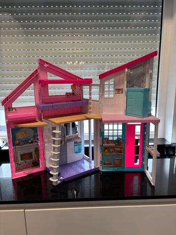 Barbie malibu huis beschikbaar voor biedingen