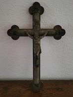 Crucifix, Enlèvement