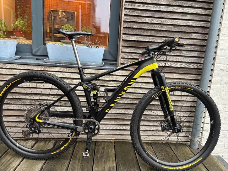 Canyon mountainbike - Lux CF 9.0 Pro Race team, Fietsen en Brommers, Fietsen | Heren | Sportfietsen en Toerfietsen, Gebruikt, Overige merken