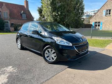 Peugeot 208 1.2 Benzine – 2013 – Zwart – 5-deurs beschikbaar voor biedingen