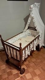 Zelfgemaakte eiken babywieg, Kinderen en Baby's, Babywiegjes en Ledikanten, Ophalen, Zo goed als nieuw