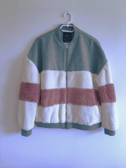 Bershka super leuke jas - vest met teddy - M, Kleding | Dames, Jassen | Winter, Zo goed als nieuw, Maat 38/40 (M), Overige kleuren