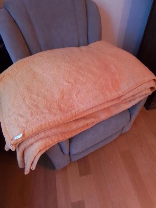 SOLE MIO DEKEN., Huis en Inrichting, Slaapkamer | Beddengoed, Zo goed als nieuw, Oranje, Ophalen
