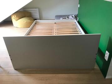 Malm bedonderstel 140x200 cm beschikbaar voor biedingen