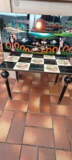 Oosters bijzet tafeltje +Oosterse schilderij in keramiek, Ophalen