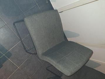 Lot de 4 chaise à vendre, Gris, Comme neuf, Enlèvement, Table à manger