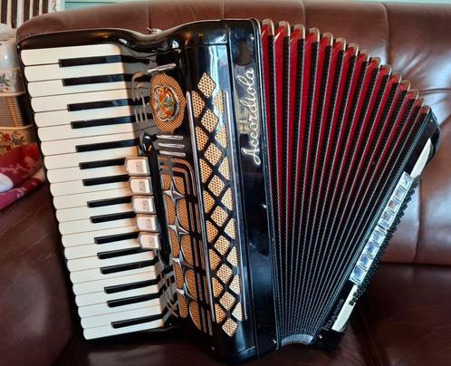 Accordeon Accordiola zwart/ORMOLU, Muziek en Instrumenten, Accordeons, Zo goed als nieuw, Toetsaccordeon, 80-bas, Accordiola, Met koffer