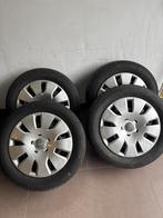 Set van 4 velgen en winterbanden 205 55 16 met wieldoppen, Auto-onderdelen, Ophalen, Winterbanden, Velg(en)