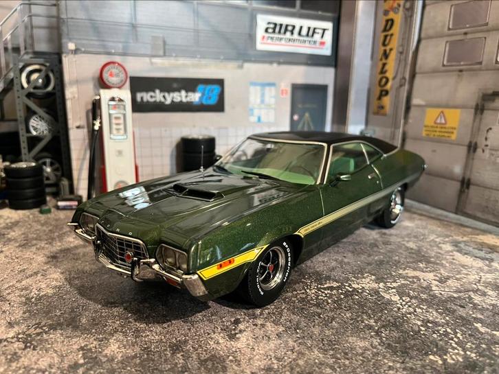 1:18 Ford Gran Torino - nieuw in de doos, Hobby en Vrije tijd, Modelauto's | 1:18, Auto, Ophalen of Verzenden