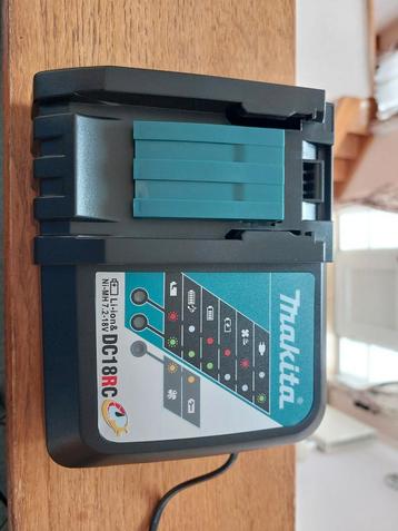 Makita 18v batterij lader beschikbaar voor biedingen