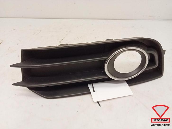 Audi A1 8X Voorbumper Rooster Rechts 8X0807682A, Auto-onderdelen, Carrosserie, Bumper, Audi, Rechts, Gebruikt