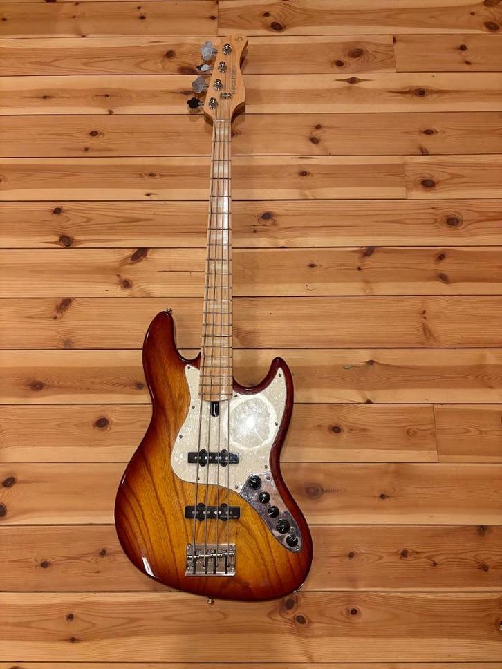Sire Marcus Miller V7 Bass, Muziek en Instrumenten, Snaarinstrumenten | Gitaren | Bas, Zo goed als nieuw, Elektrisch, Ophalen