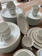 volledig servies, Ophalen, Zo goed als nieuw, Effen, Porselein