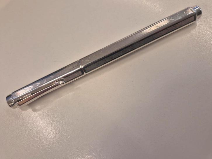 Caran d'Ache Ecridor - Chevron platiné, Verzamelen, Pennenverzamelingen, Zo goed als nieuw, Ophalen of Verzenden