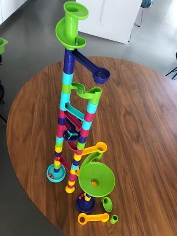 Knikkerbaan beschikbaar voor biedingen