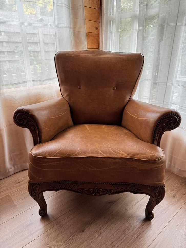 Mooie lederen fauteuil cognac bruin in (zeer) goede staat, Huis en Inrichting, Fauteuils, Gebruikt, Hout, Leer, 75 tot 100 cm
