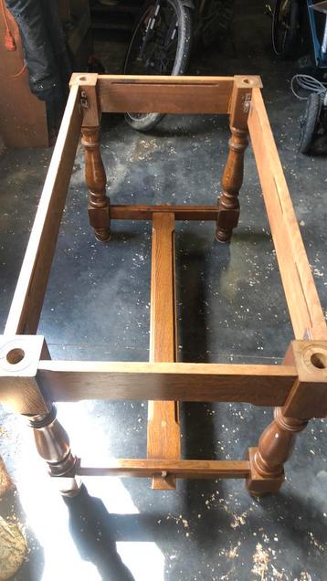 Tafel eik beschikbaar voor biedingen