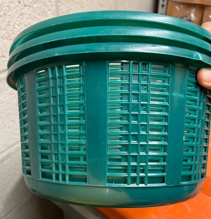 Mandjes, Huis en Inrichting, Woonaccessoires | Schalen en Manden, Zo goed als nieuw, Kunststof, Ophalen of Verzenden