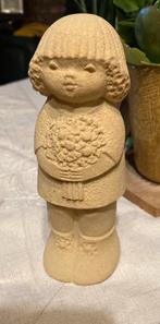 Marbell stone art vintage meisje met bloemen, Enlèvement ou Envoi, Comme neuf