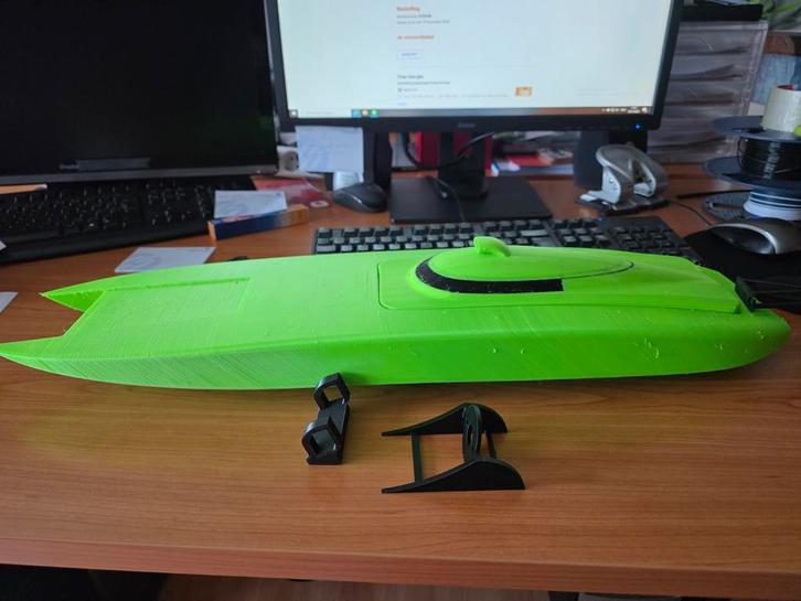 Rc boot 66cm lang, Hobby en Vrije tijd, Modelbouw | Boten en Schepen, Ophalen