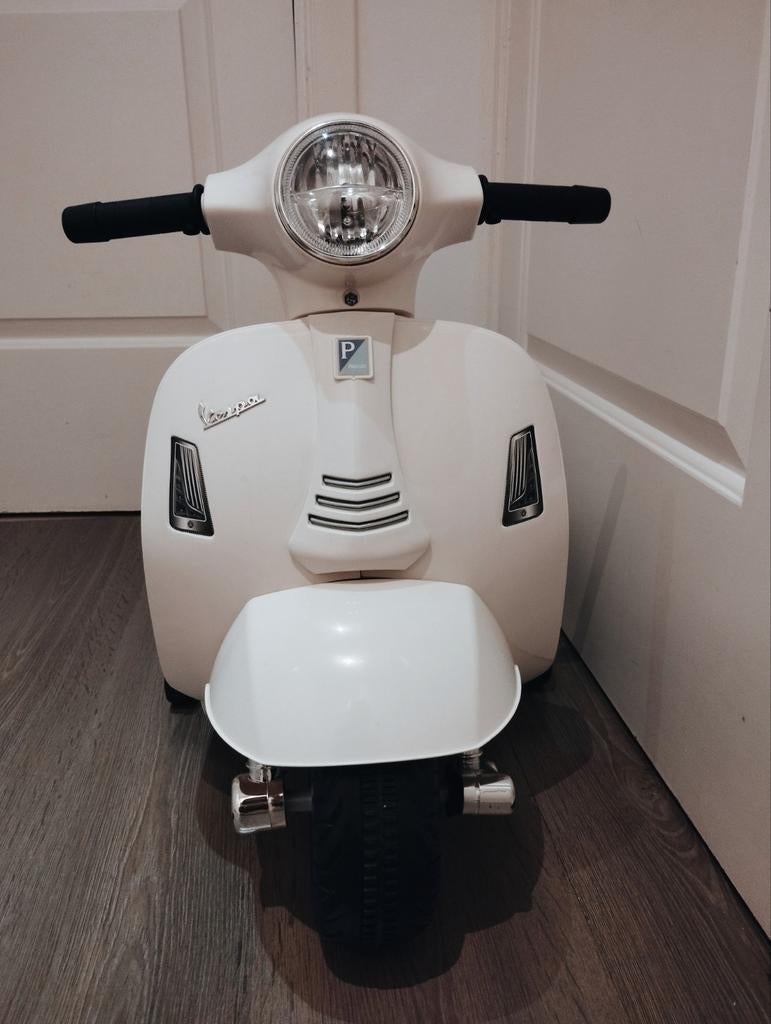 Vespa électrique ((Convient à un enfant de 2 - 3  ans)), Kinderen en Baby's, Speelgoed | Buiten | Accuvoertuigen, Ophalen