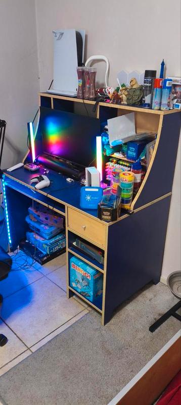 Mooie Kinder bureau /als nieuw beschikbaar voor biedingen