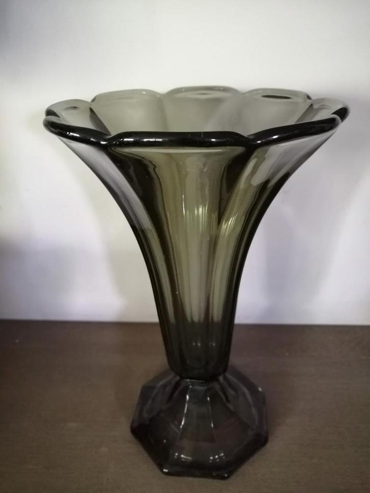 Vase Art Déco bohème Inwald vert mousse en parfait état, Antiquités & Art, Antiquités | Vases, Enlèvement ou Envoi