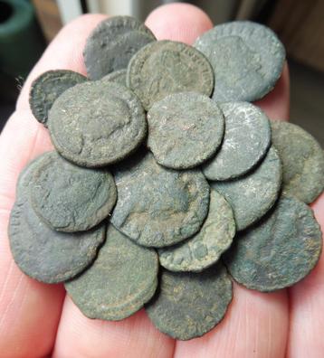 20 x originele Romeinse munten, bodemvondsten beschikbaar voor biedingen