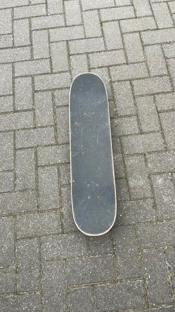 Skateboard beschikbaar voor biedingen