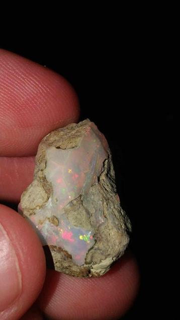 gros morceau d'opale