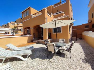 Ruime duplex hoekwoning/Orihuela Costa beschikbaar voor biedingen