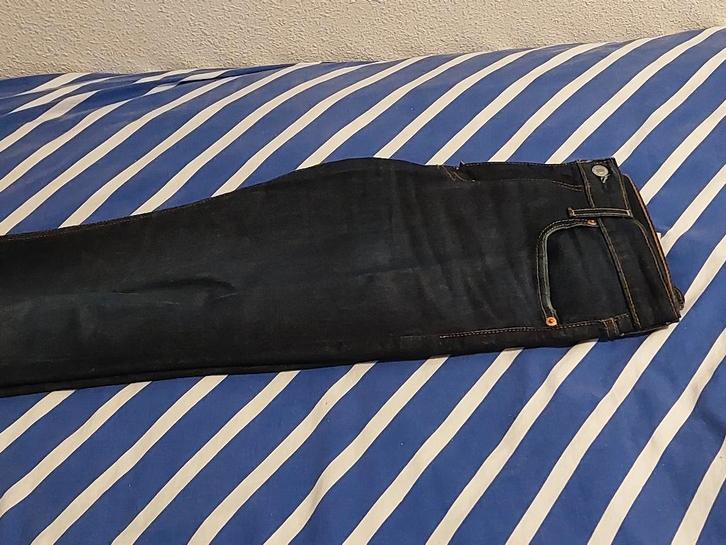 Jeans LEVI 513, slim fit, W. 30 L 32 NIEUW!!!, Kleding | Heren, Spijkerbroeken en Jeans, Nieuw, W32 (confectie 46) of kleiner