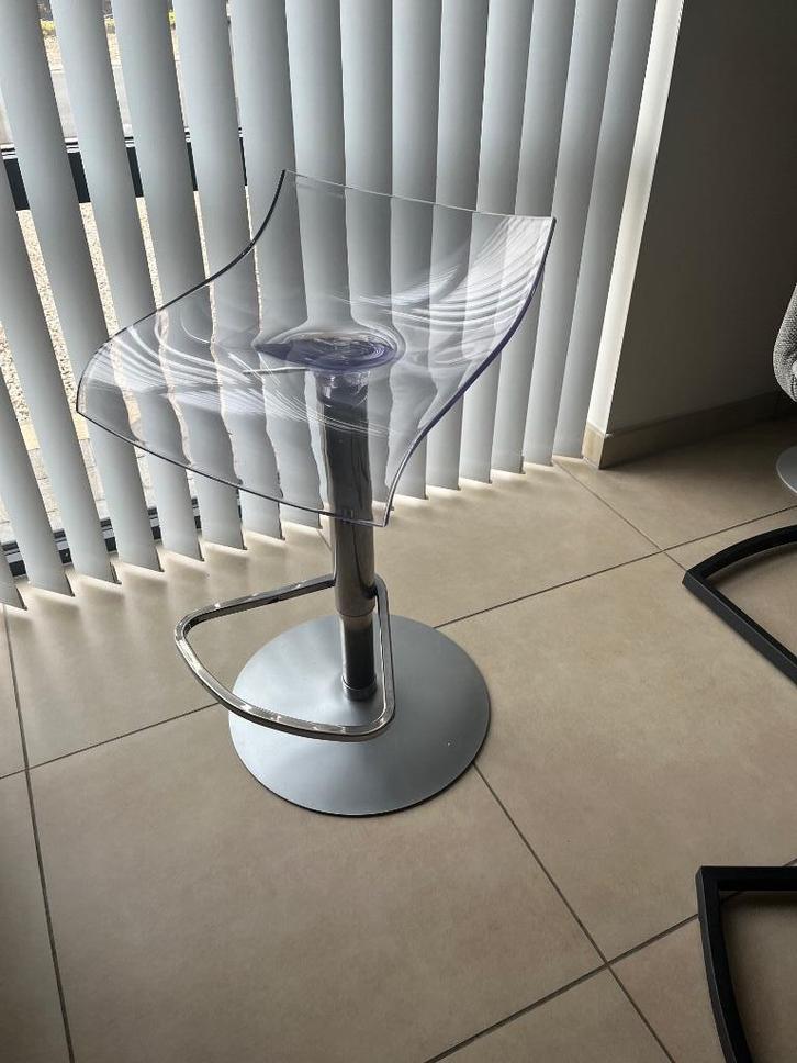 mooie design barkrukken, Huis en Inrichting, Barkrukken, Zo goed als nieuw, 60 tot 90 cm, Kunststof, Metaal, 4 krukken, In hoogte verstelbaar