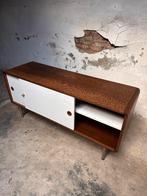Vintage Pastoe dressoir – wengé & witte schuifdeuren, Met deur(en), 100 tot 150 cm, Vintage, Zo goed als nieuw