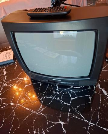 Retro TV + afstandsbediening! beschikbaar voor biedingen